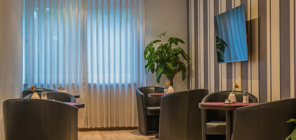 Hotel Am Wasen Freiberg am Neckar Extérieur photo