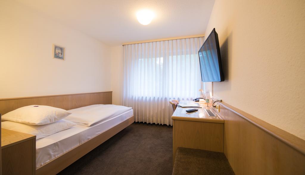 Hotel Am Wasen Freiberg am Neckar Chambre photo